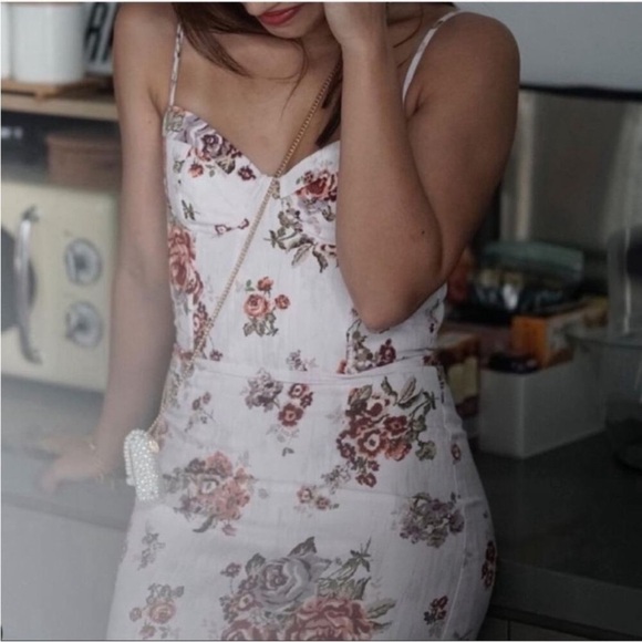 H&M x Brock Collection White Floral Fitted
Linen Blend Mini Dress Women NWT - Picture 4 of 13